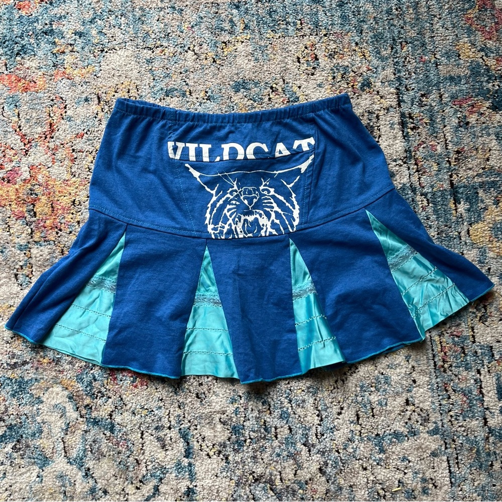 Vintage y2k Upcycled SuperLuckyCat Cheer Skirt “Wildcat” Size M 🖤✨
